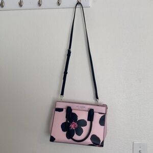 Kate Spade Med. Satchel-Cameron Grand Floral. Gently Used w/detach. tags,no bag.